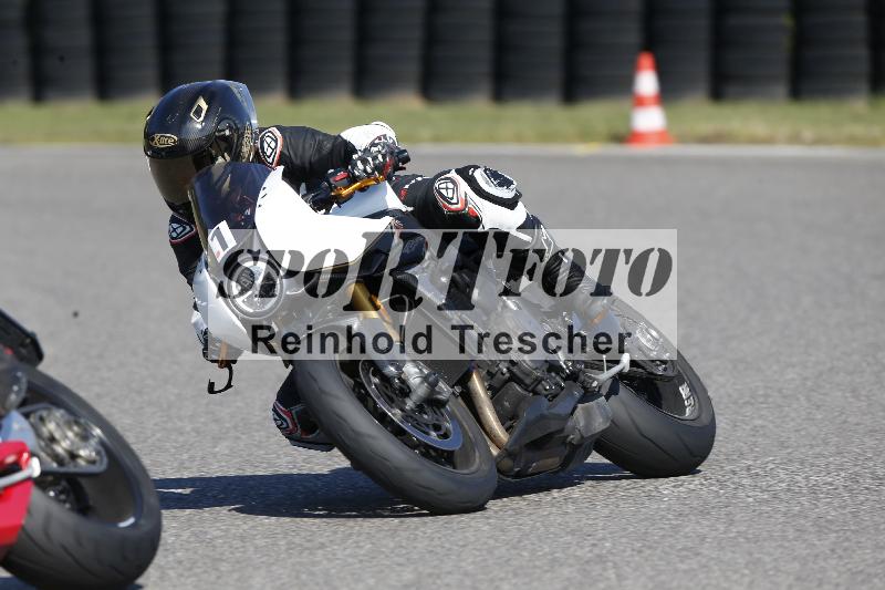 Archiv-2025/49 26.08.2025 Cornu Master School ADR/blau-bleu/1